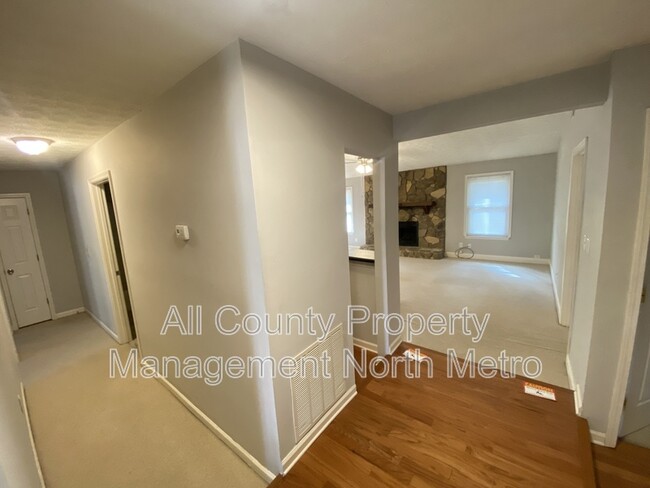 Photo - 787 Faye Dr NW