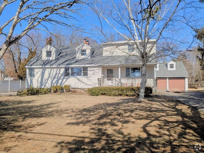 Building Photo - 930 Tooker Ave Rental