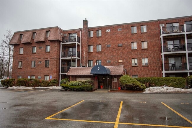 Building Photo - 5 Washington St Unit C9