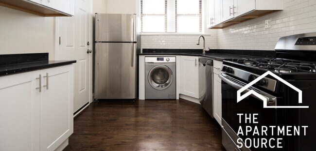 Building Photo - 3815 N Greenview Ave