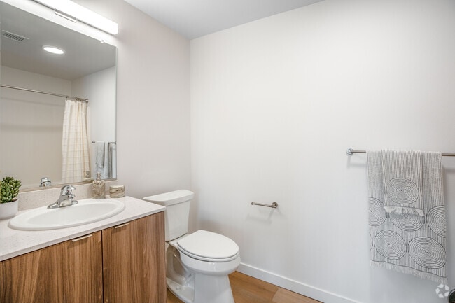 2BR, 2BA, - 1027SF, - Bathroom 02
