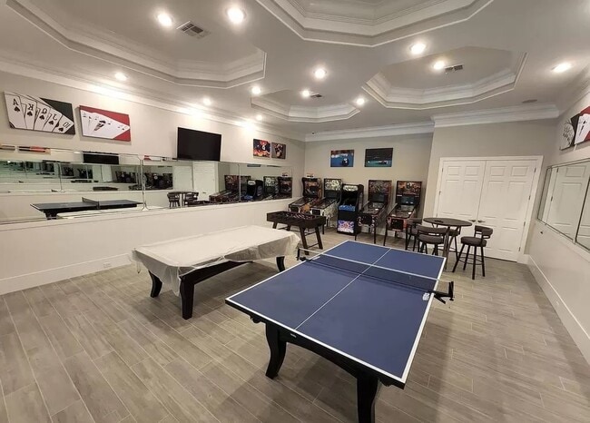 Photo - 2001 Caen St