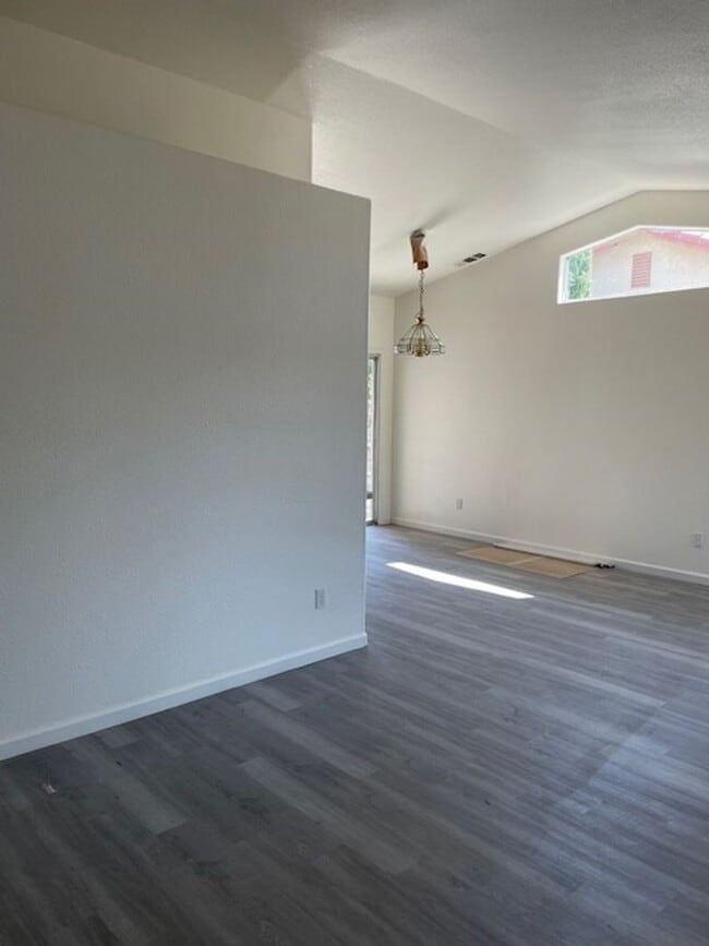 Photo - NEWLY INSTALLED FLOORING AND APPLIANCES