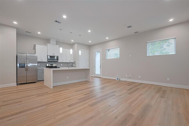 Photo - 8106 Esther Acres Ln