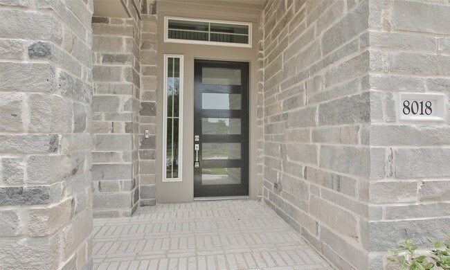 Photo - 8018 Hingham Ln