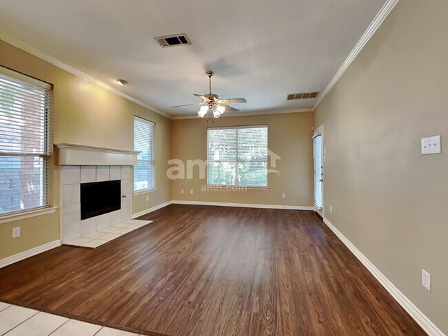 Photo - 310 Victory Ln