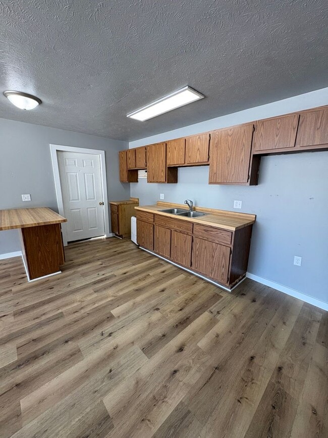 217 N Main St Unit #1