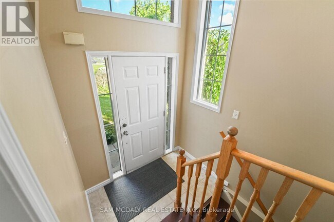 Photo - 87 Rundle Crescent