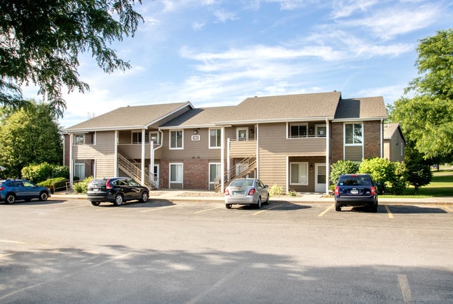 Delaware Crossing Apartments &amp; Townhomes For Rent in