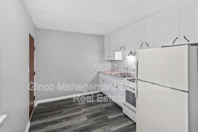 Photo - 991 Tollview Ave