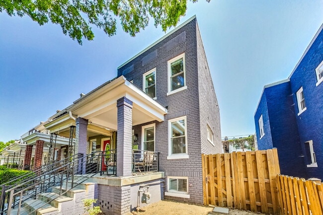 Photo - 1124 Owen Pl NE