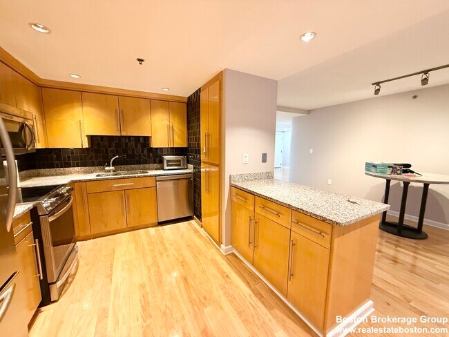 Photo - 165 Tremont St