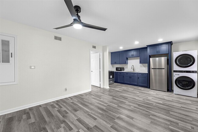 Photo - 7614 Grahamcrest Dr Unit 2