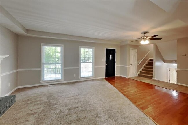 Photo - 1746 Charrington Way
