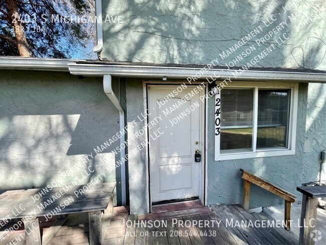 Building Photo - 2403 S Michigan Ave Rental