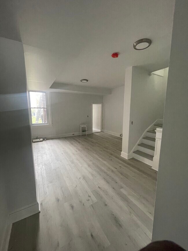 529 Irving St NW Unit 1
