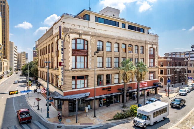 Building Photo - Main Plaza Market Rental