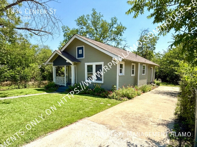 Photo - 1834 Center St