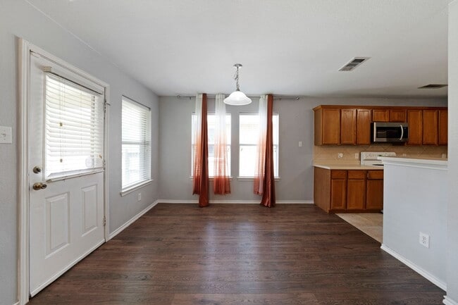 Photo - 2105 Arthur St