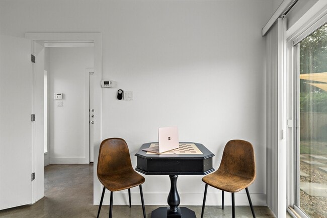 Building Photo - 3002 Hawkins St