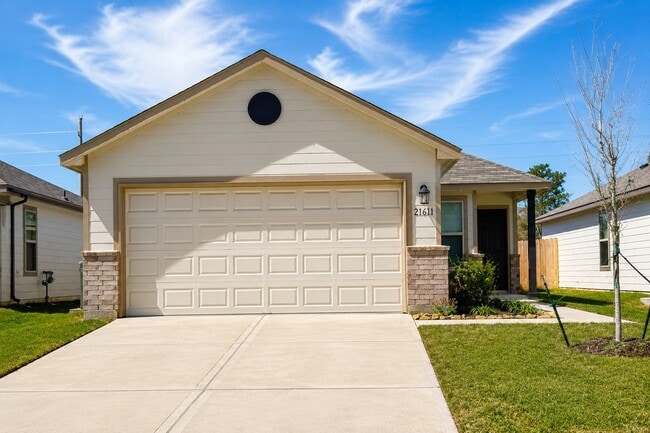 Building Photo - 21611 Desert Lilly Rd