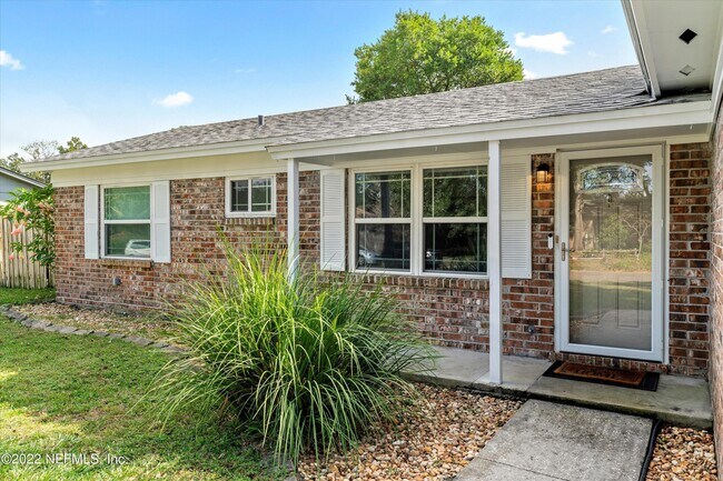 Photo - 8440 Frost St N