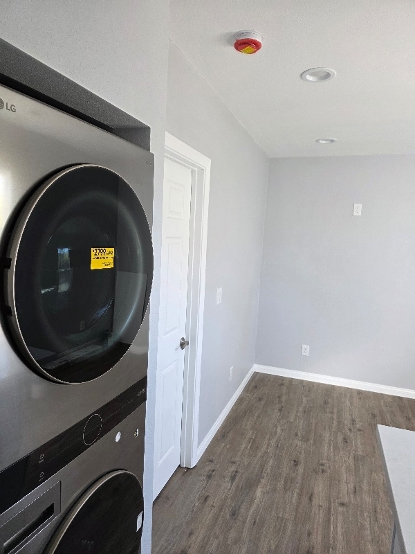 Building Photo - 1279 N G St