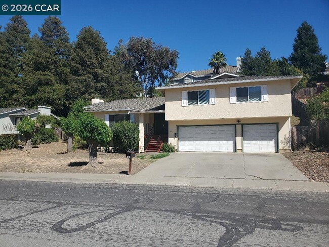 Photo - 708 Court Ln