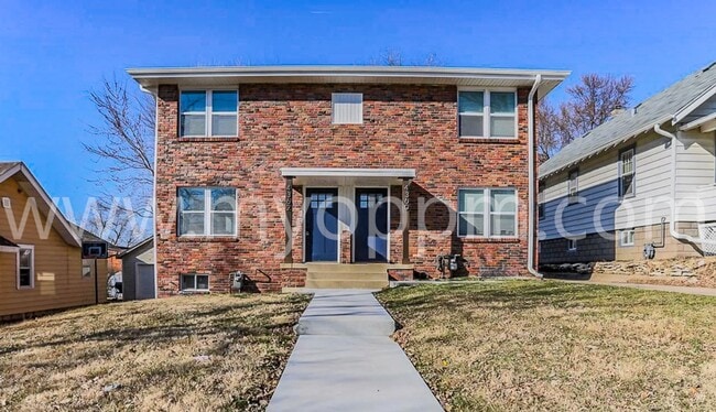 Building Photo - 4360 Davenport St Unit 4362