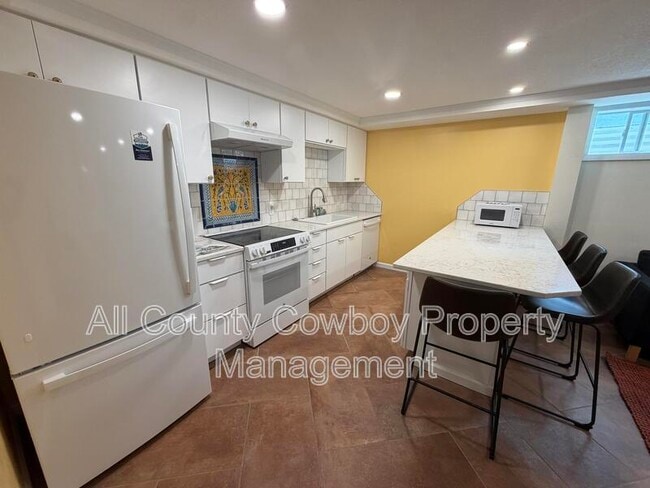 Photo - 1314 E Canby St Unit Apt B