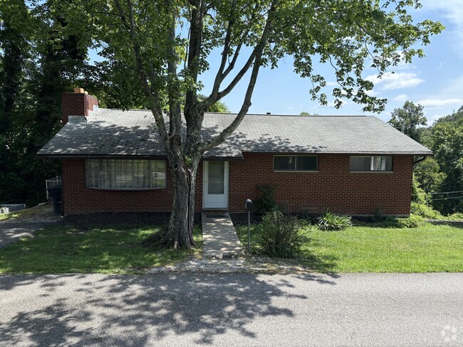 Building Photo - 702 Pearl Dr Rental