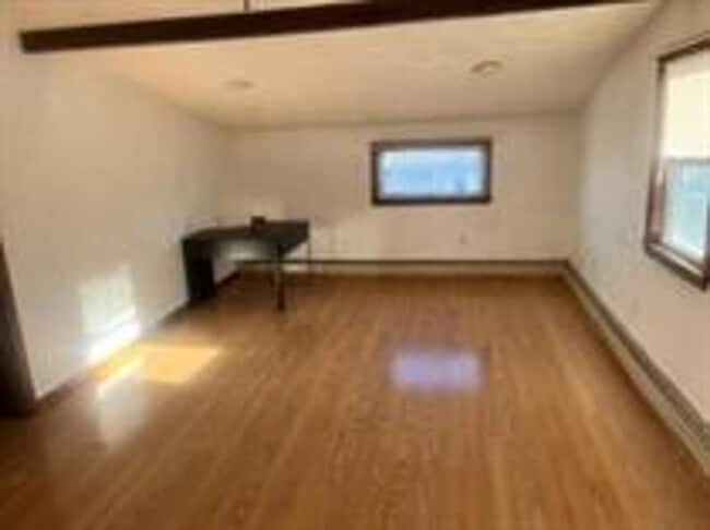 Photo - Erez Almog - Gilmore Street Unit 2