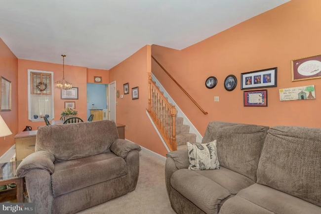 Photo - 340 E Locust St