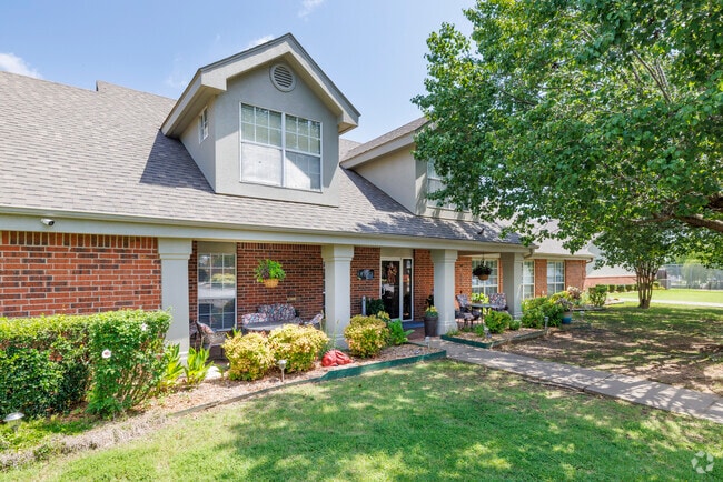 Building Photo - The Links at Fort Smith Rental