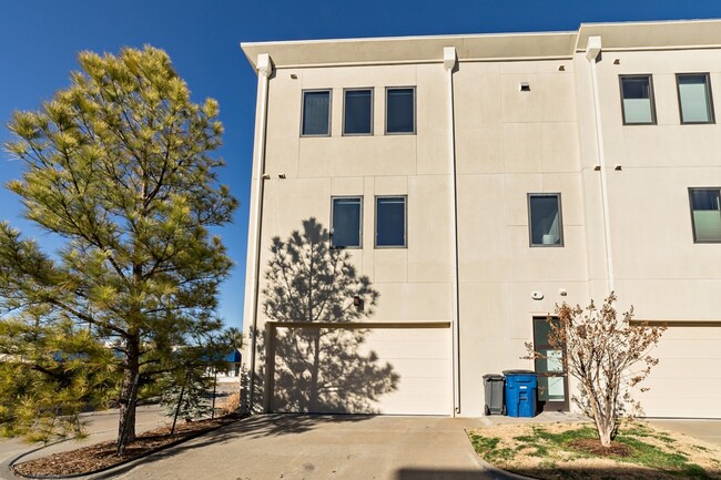 Building Photo - Beautiful Brookside SMART HOME now available!