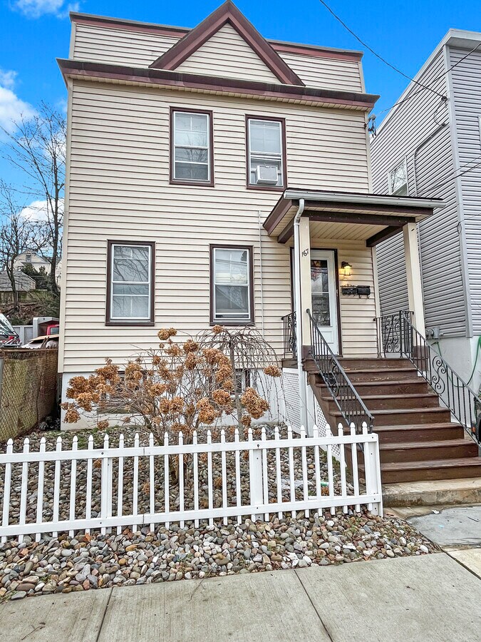 Photo - 167 Church St