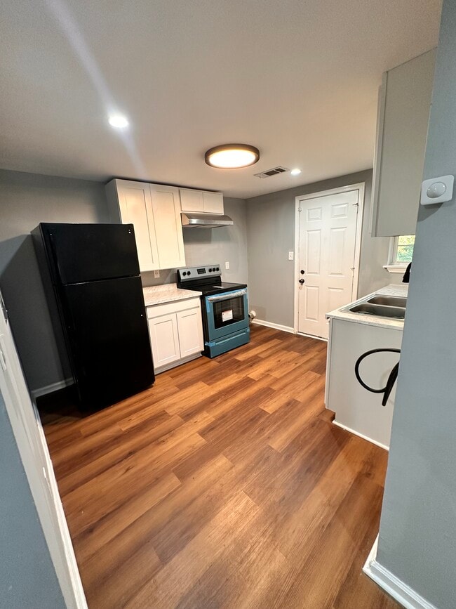 Photo - 338 Albert Ln