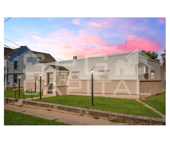 Building Photo - 477 High St