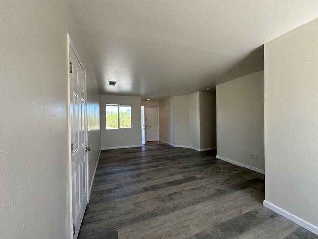 Building Photo - 61859 Desert Air Rd Unit A