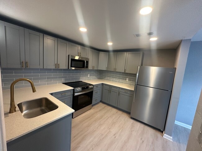 Photo - 3150 Belden Cir