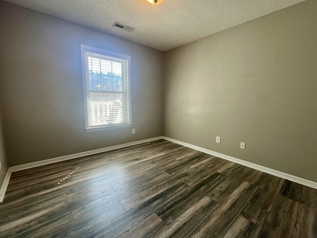 Photo - 1906 Liberty Dr