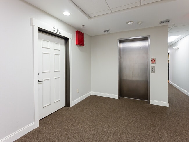 Photo - 2 Monticello Village Dr