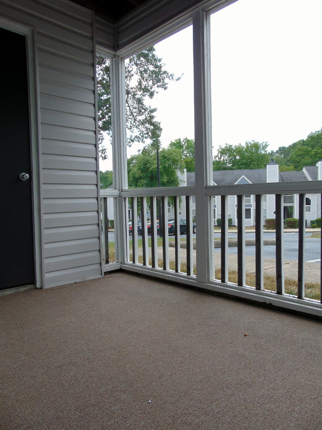 Screened porch/balcony