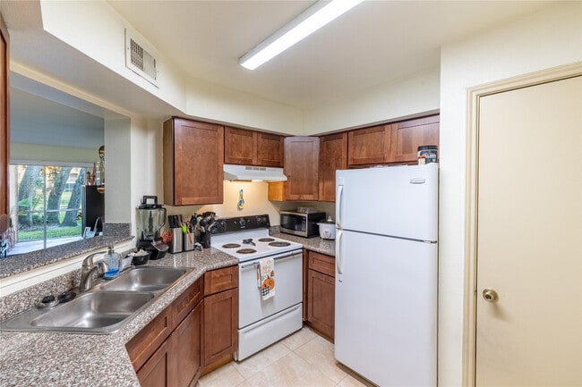 Photo - 2405 NW 33rd St Unit 1201