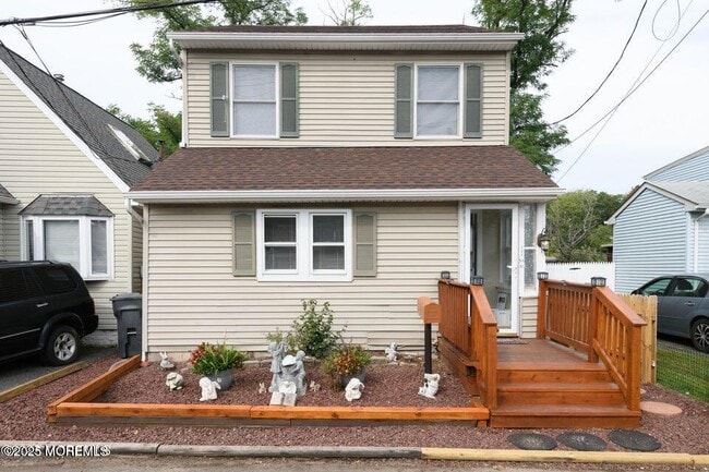 Building Photo - 127 Sixth St