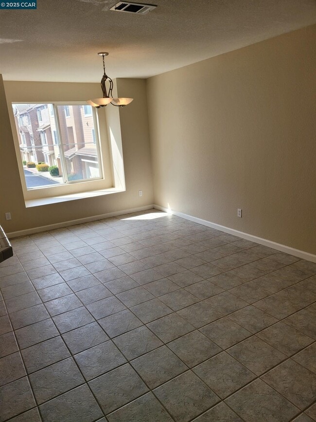 Photo - 4764 Central Pkwy