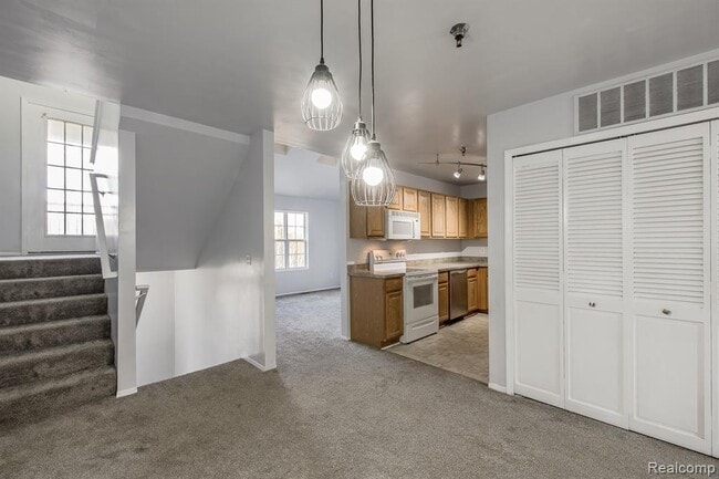 Photo - 116 Saber Way