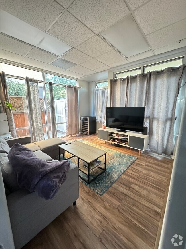 Building Photo - 3967 Sebastopol Rd Rental
