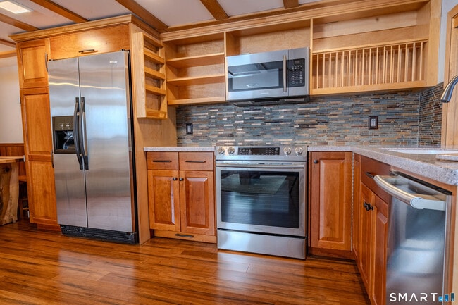 Photo - 215 Old Newtown Rd