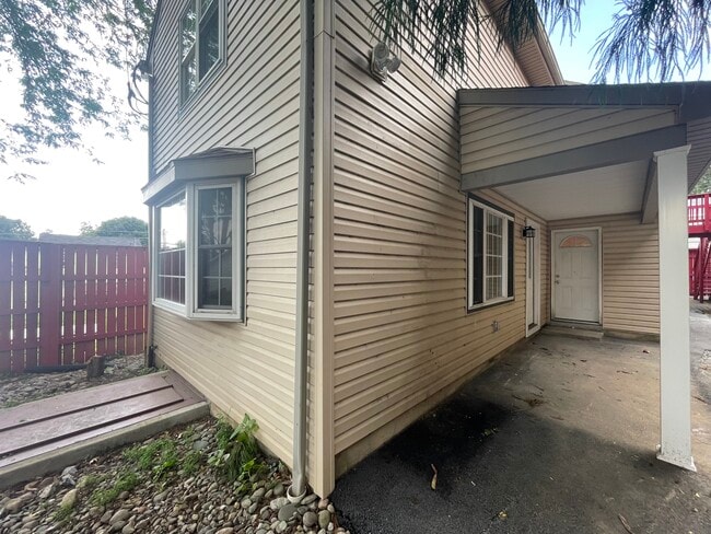 Photo - 207 Market St Unidad 1st Floor Rear Studio